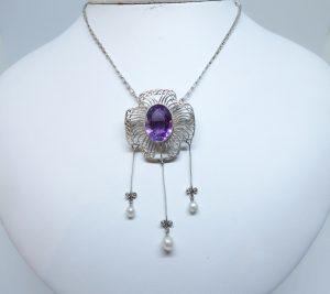 broche-collier argent avec améthyste et grosses perles fines 1880